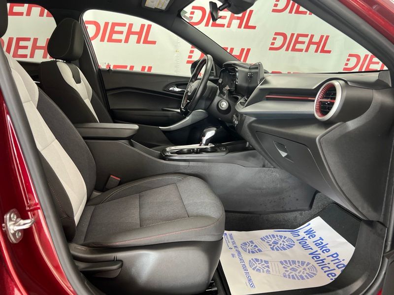 Used 2025 Chevrolet Trax SUV