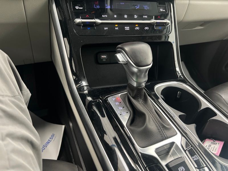 Used 2023 Kia Carnival Van