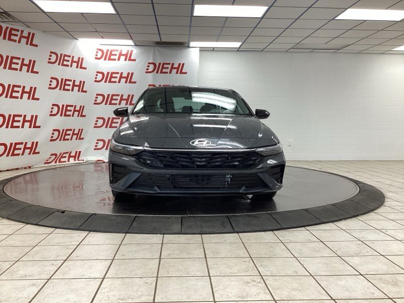 Used 2025 Hyundai Elantra Hybrid Sedan