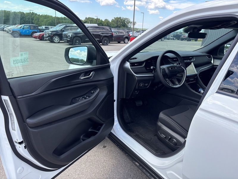 New 2026 Jeep Grand Cherokee SUV