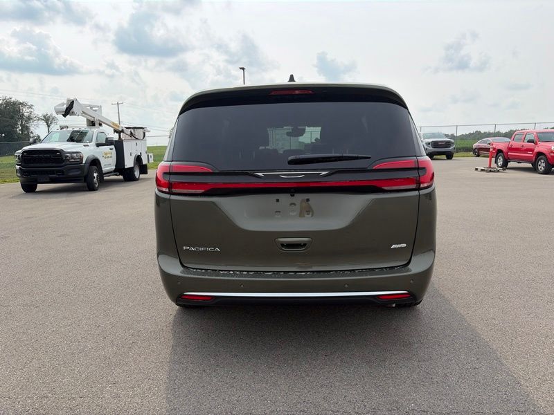 New 2027 Chrysler Pacifica Van