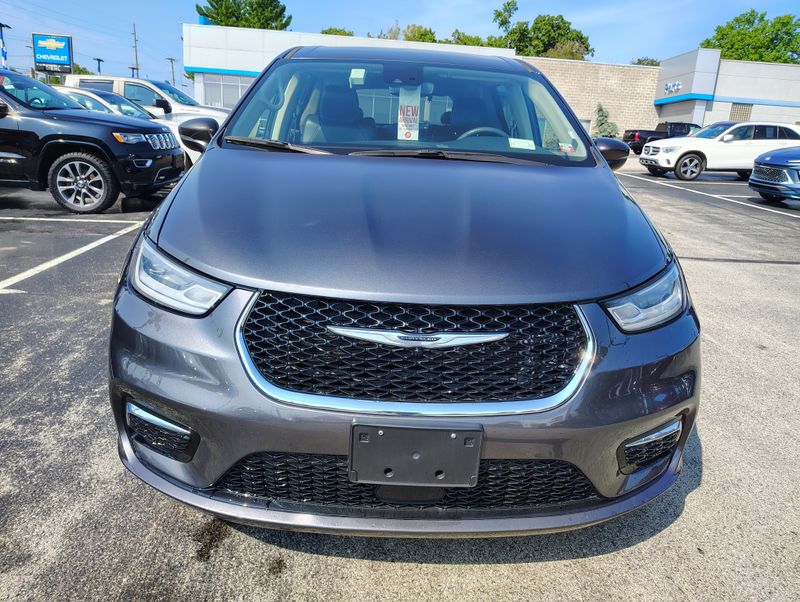Used 2023 Chrysler Pacifica Van