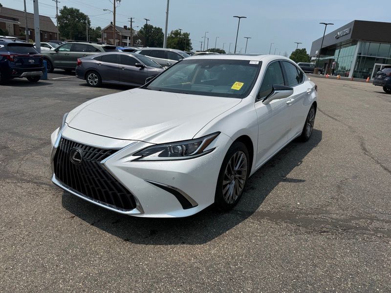 Used 2024 Lexus ES Sedan