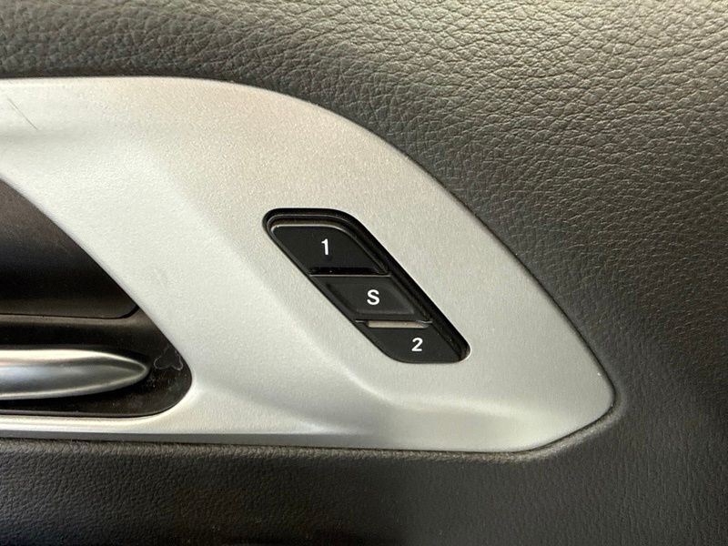 Used 2025 Chrysler Pacifica Van