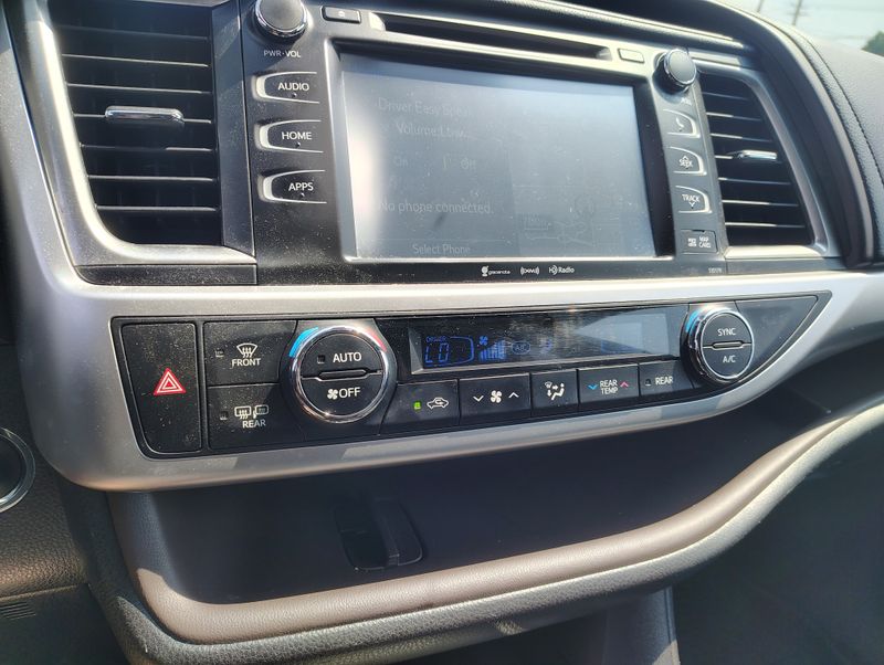 Used 2017 Toyota Highlander SUV
