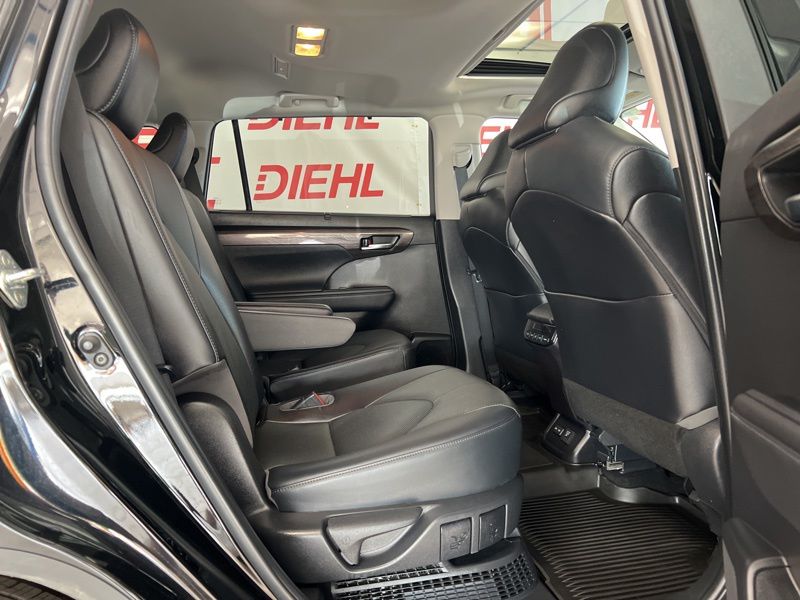 Used 2023 Toyota Highlander Hybrid SUV