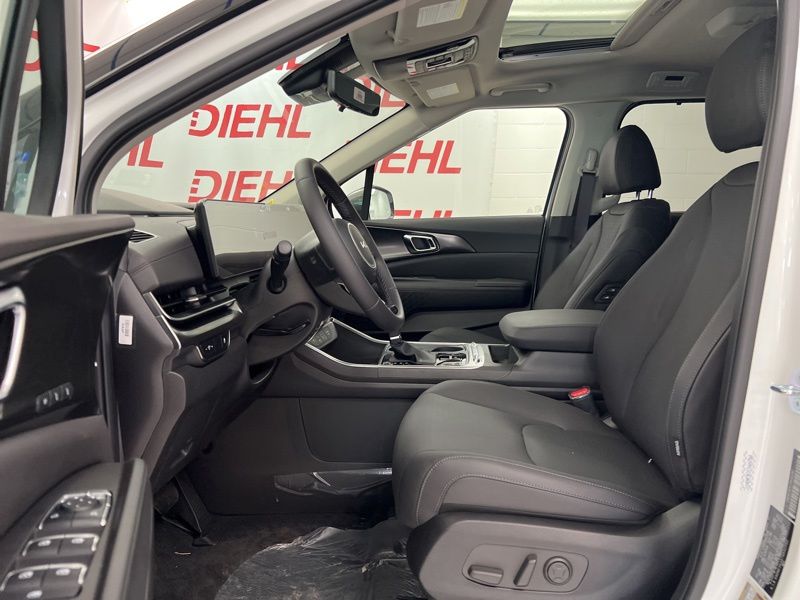 New 2026 Kia Carnival MPV Van