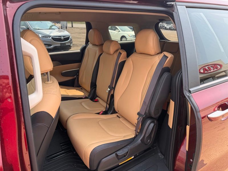 Used 2023 Kia Carnival Van