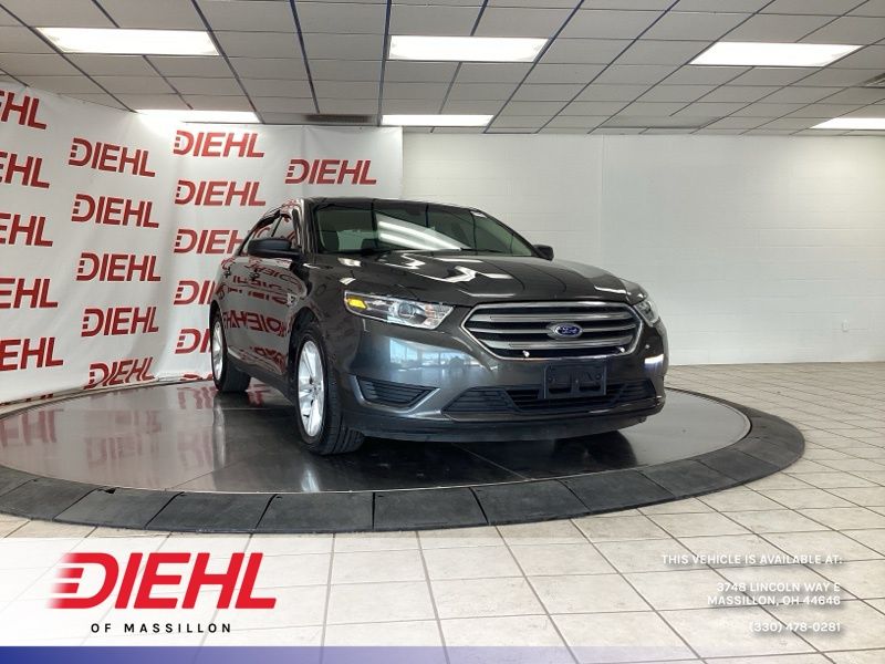 2019 Ford Taurus SE FWD's photo