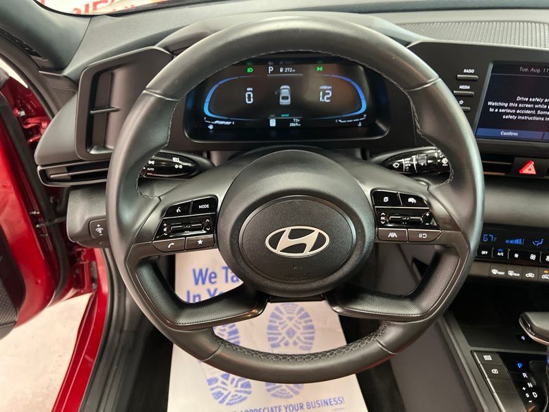 Used 2025 Hyundai Elantra Sedan