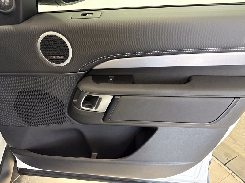 Used 2025 Land rover Discovery SUV