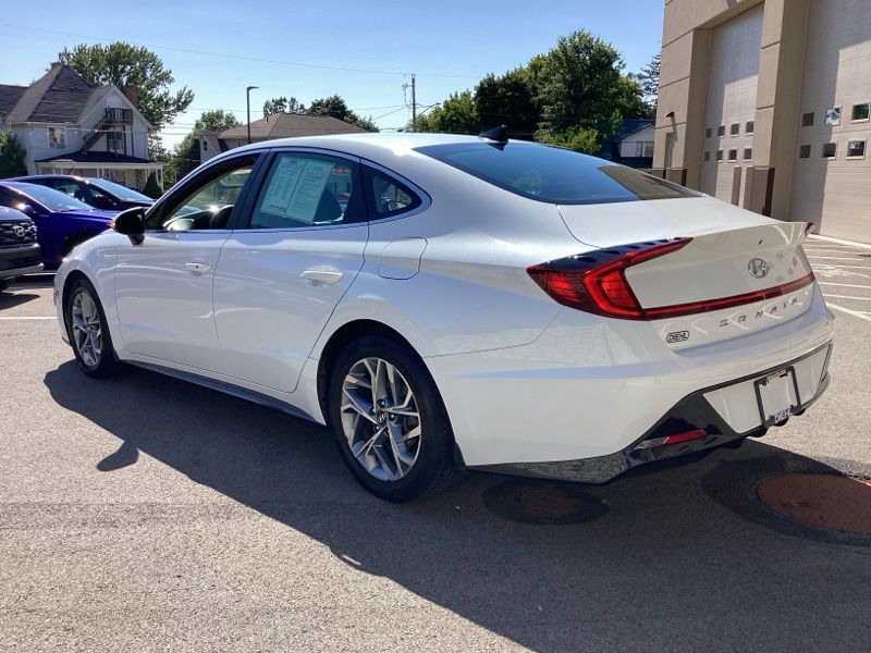 Used 2021 Gray Hyundai SEL image 5