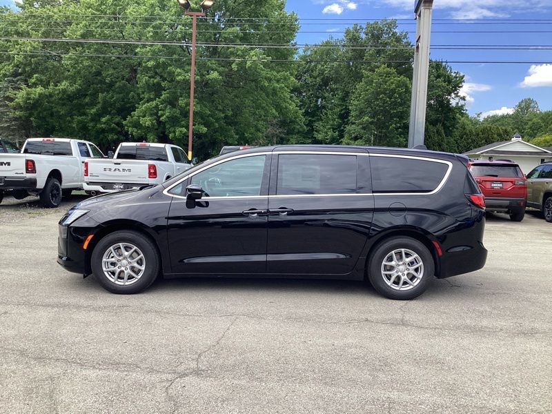 New 2027 Chrysler Pacifica Van