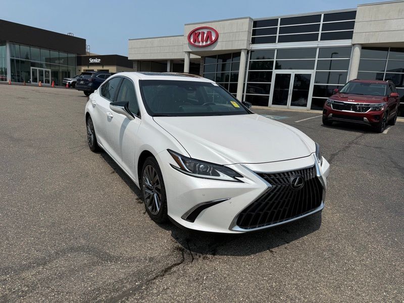 Used 2024 Lexus ES Sedan