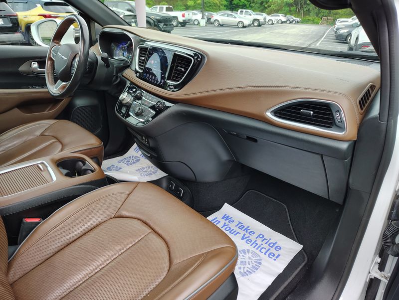 Used 2020 Chrysler Pacifica Van
