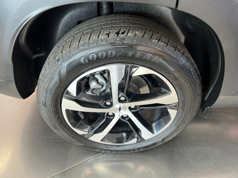 Used 2025 Chevrolet Trax SUV