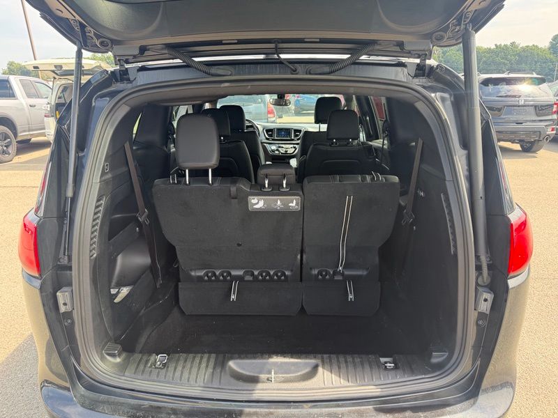Used 2019 Chrysler Pacifica Van