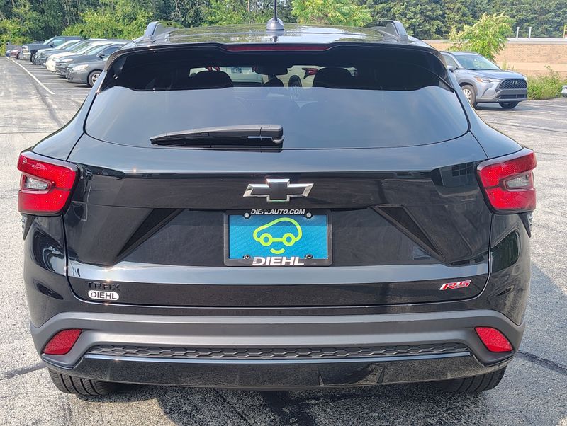 Used 2024 Chevrolet Trax SUV