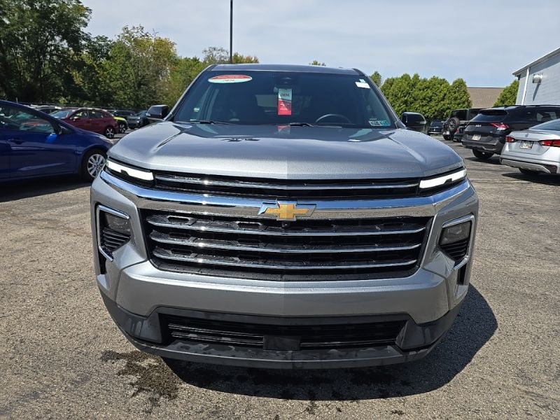 Used 2025 Chevrolet Traverse SUV