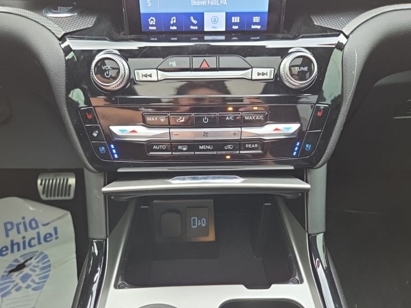 Used 2024 Ford Explorer SUV