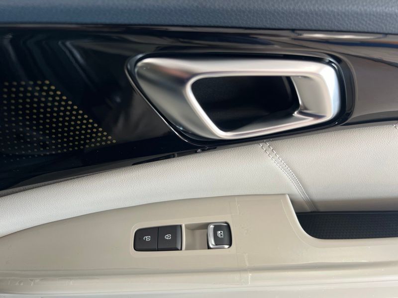 New 2026 Kia Carnival MPV Van
