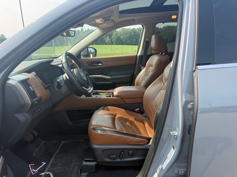 Used 2023 Nissan Pathfinder SUV