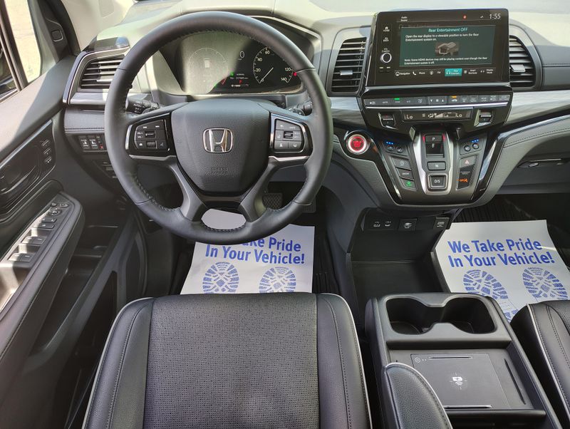 Used 2025 Honda Odyssey Van