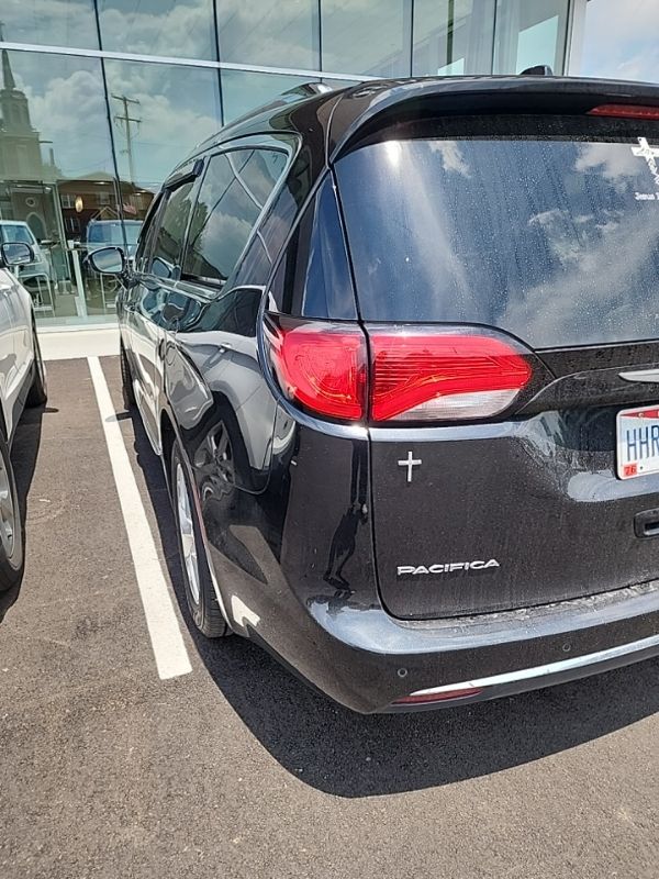 Used 2020 Chrysler Pacifica Van