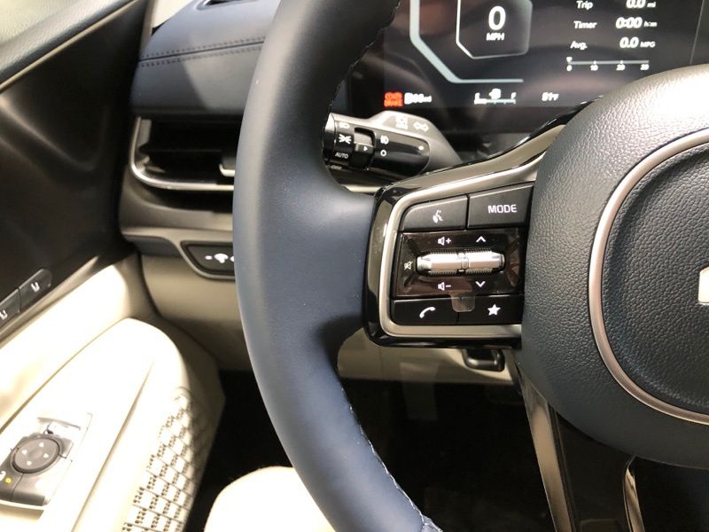 New 2026 Kia Carnival MPV Van