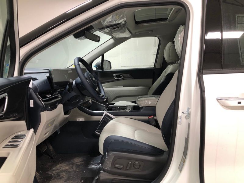 New 2026 Kia Carnival MPV Van