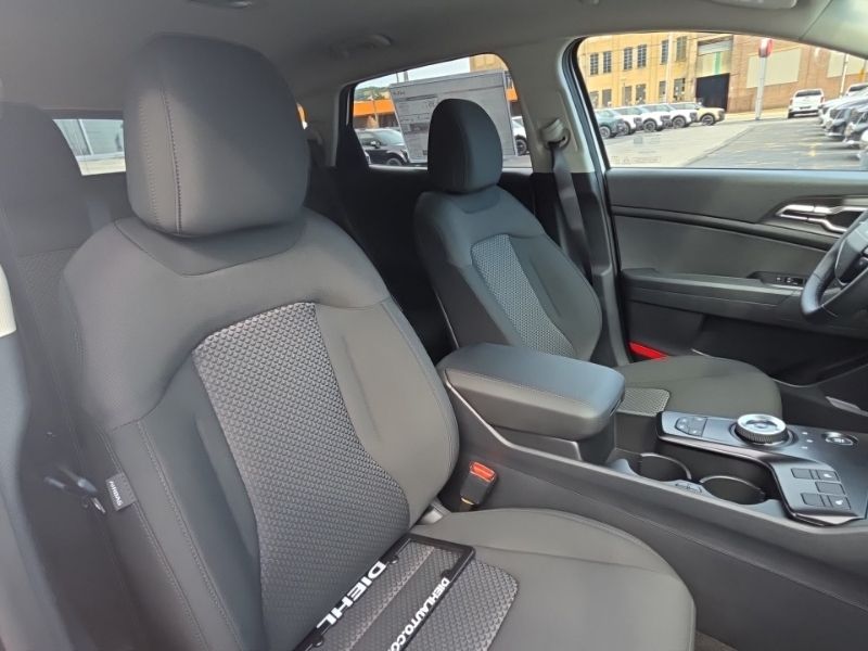 New 2027 Kia Sportage Hybrid SUV
