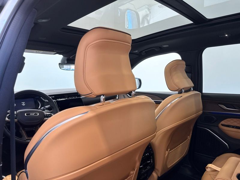 Used 2025 Jeep Grand Cherokee SUV