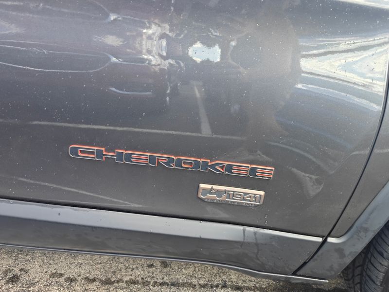 Used 2016 Jeep Cherokee SUV