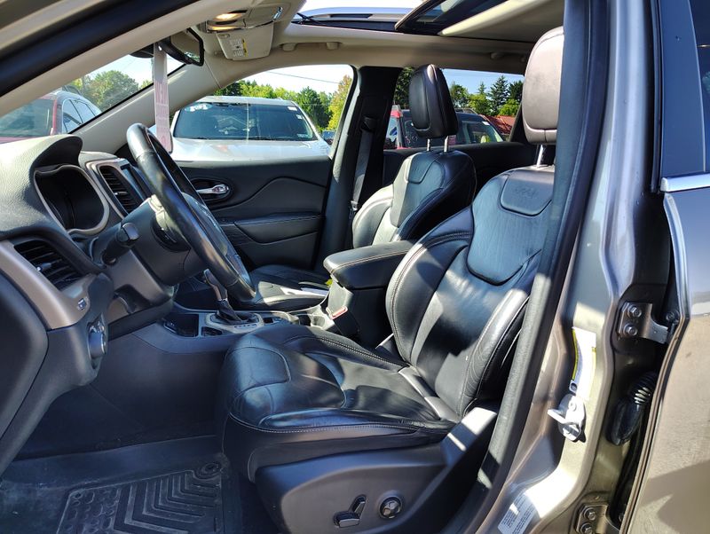 Used 2016 Jeep Cherokee SUV