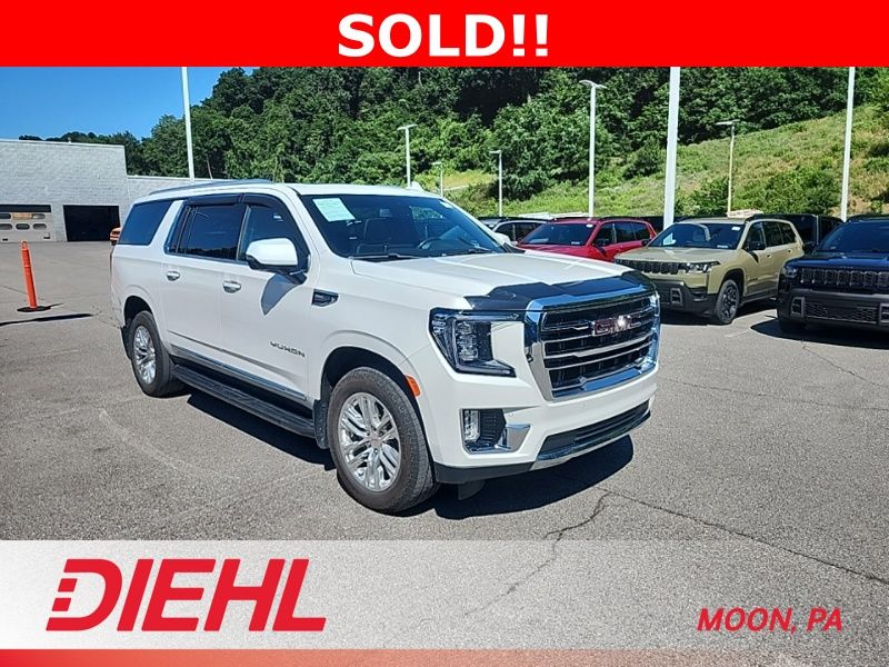 White Frost Tricoat 2022 GMC Yukon XL SUV / Crossover Four-Wheel Drive