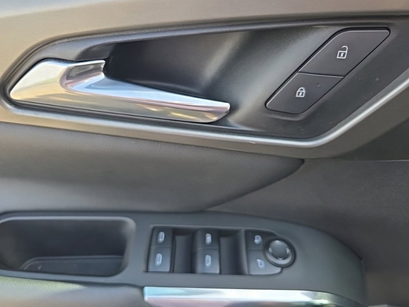 Used 2025 Chevrolet Traverse SUV