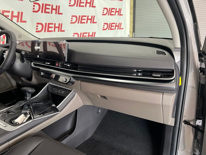 New 2027 Kia Carnival MPV Van