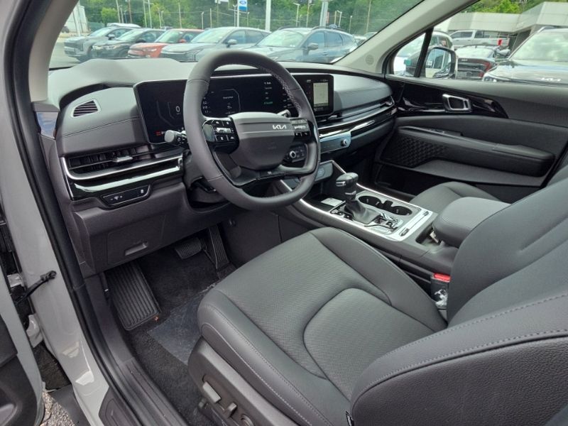 New 2027 Kia Carnival MPV Van