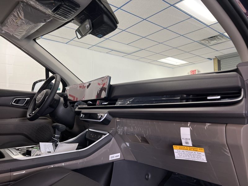 New 2026 Kia Carnival MPV Van
