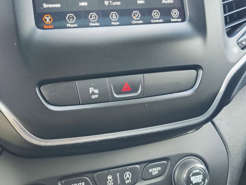 Used 2019 Jeep Cherokee SUV