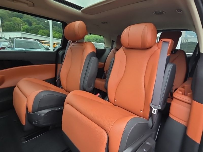 New 2027 Kia Carnival MPV Van