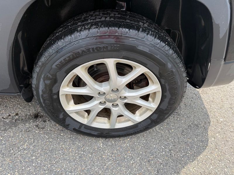 Used 2017 Jeep Cherokee SUV
