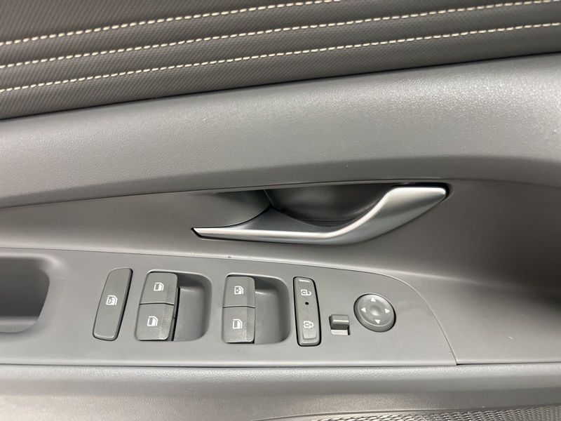 Used 2025 Hyundai Elantra Hybrid Sedan