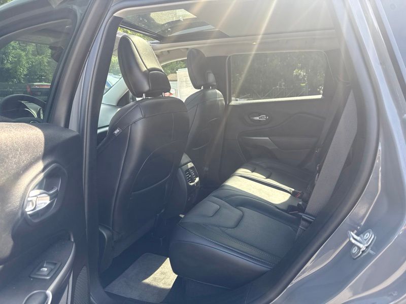 Used 2021 Jeep Cherokee SUV