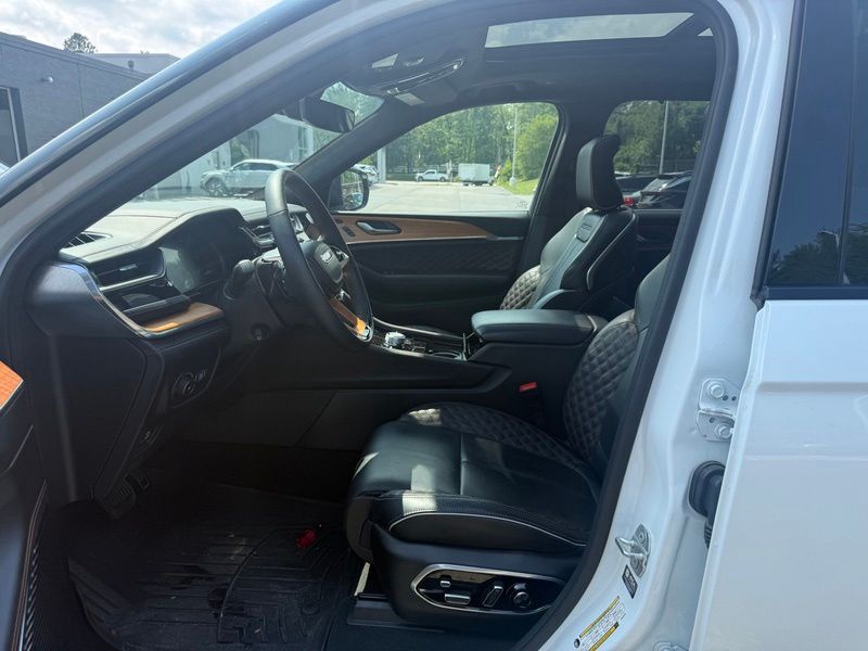 Used 2025 Jeep Grand Cherokee L SUV
