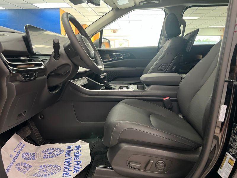New 2026 Kia Carnival MPV Van
