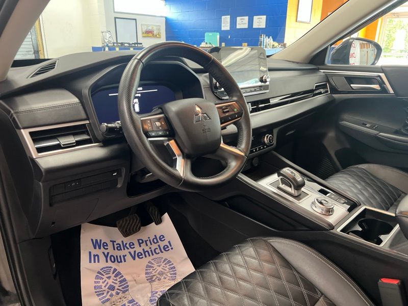 Used 2024 Mitsubishi Outlander SUV