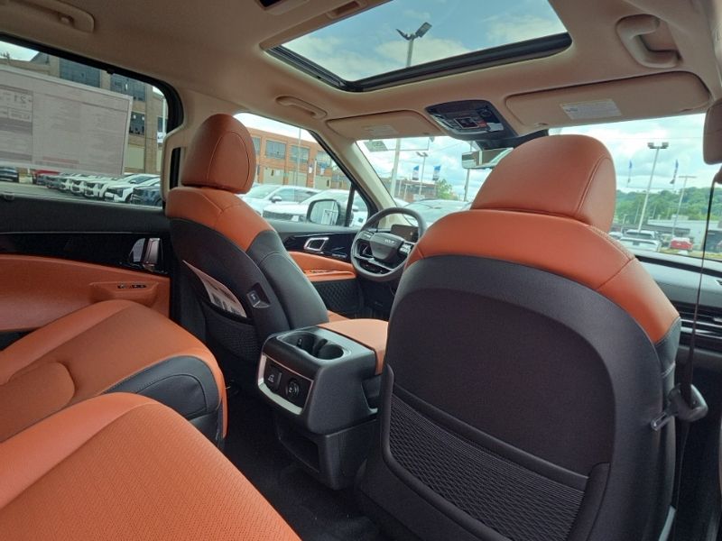 New 2027 Kia Carnival MPV Van