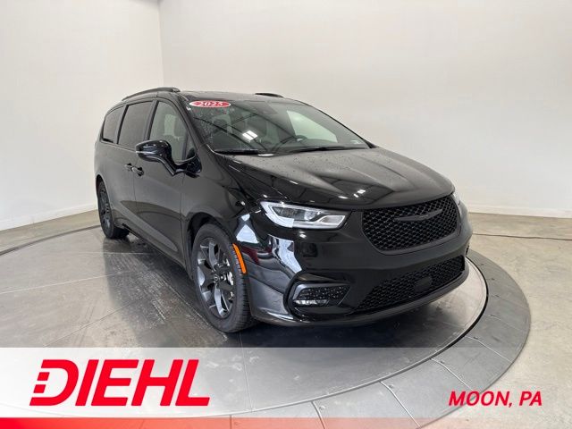 Diamond Black Crystal Pearlcoat 2025 Chrysler Pacifica Minivan Front-Wheel Drive 9-Speed Automatic