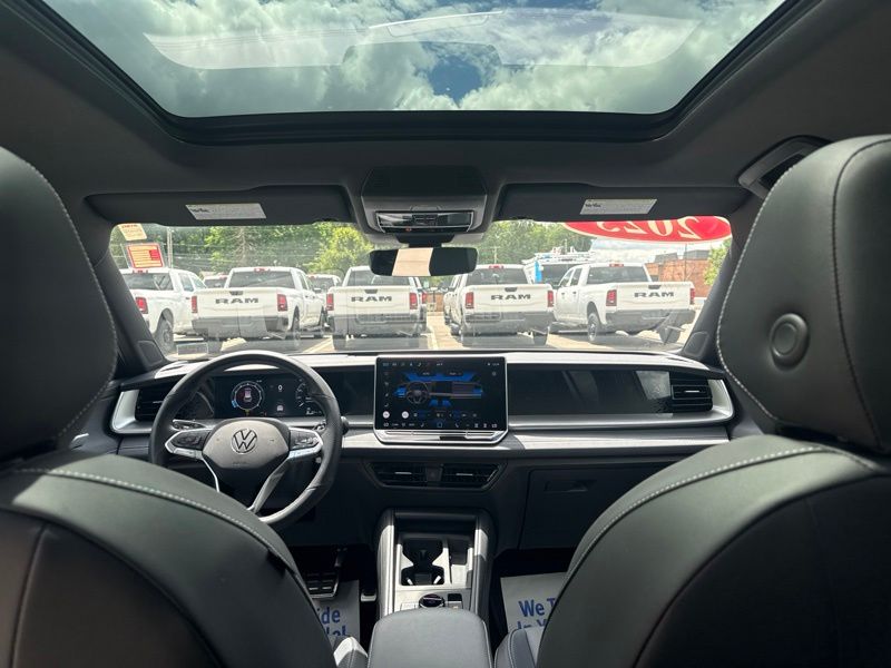 Used 2025 Volkswagen Tiguan SUV